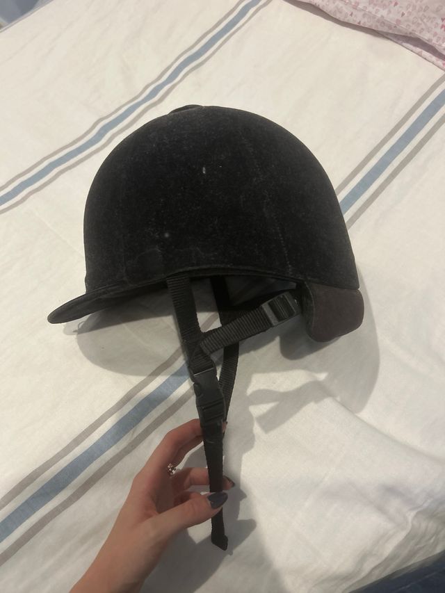 Casco de equitación negro