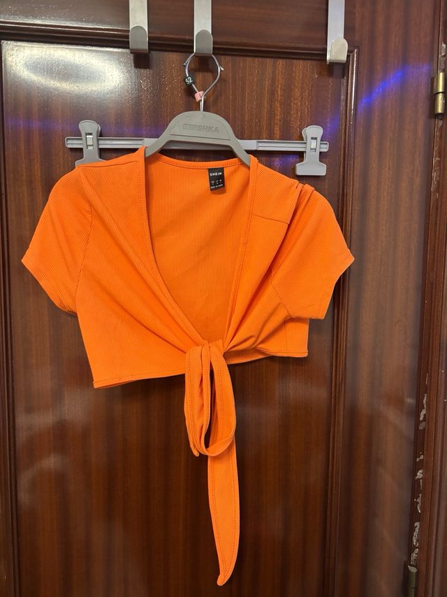 Top Naranja Cruzado Manga Corta