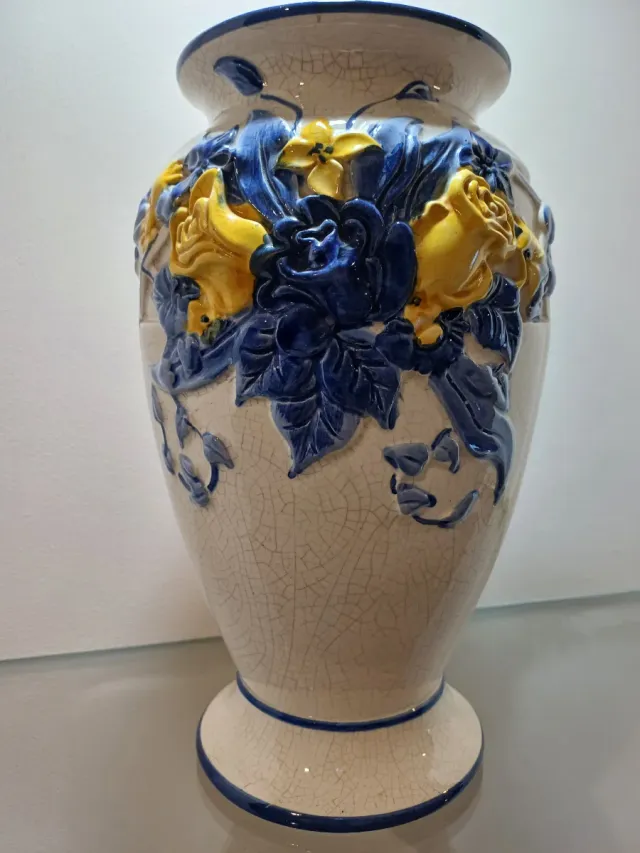 Jarrón Cerámica Diseño Floral Azul y Amarillo