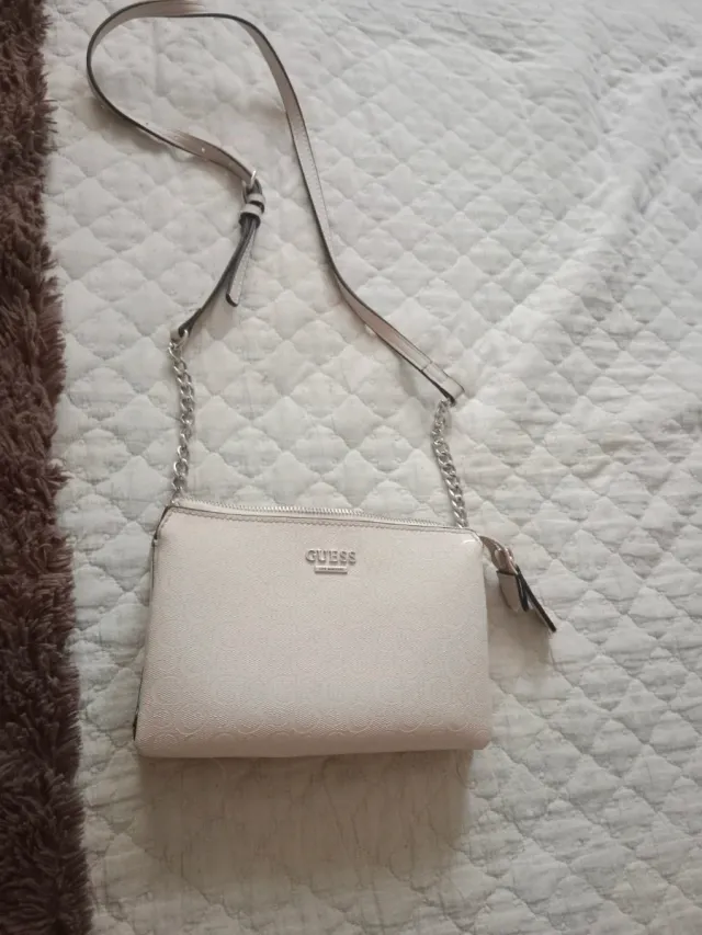 Bolso Guess Beige y Plateado