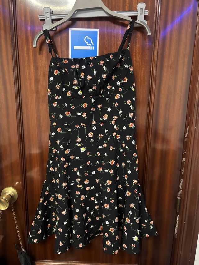 Vestido negro estampado flores