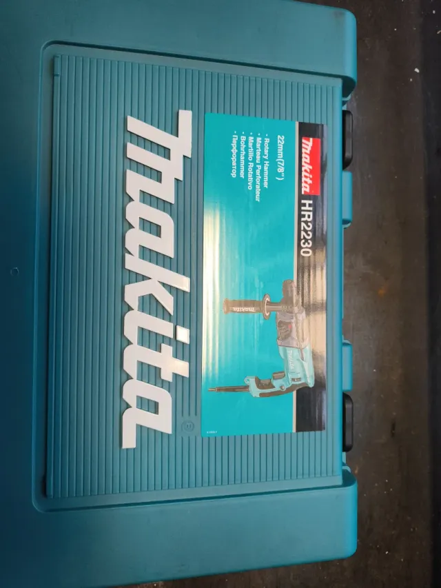 Makita HR2230 Martillo Perforador