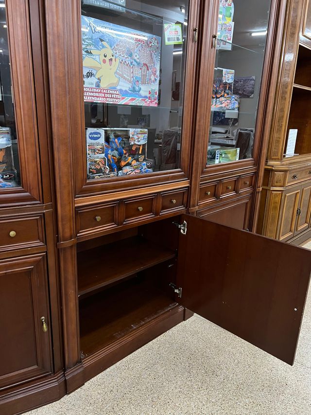 Mueble de salón madera oscura