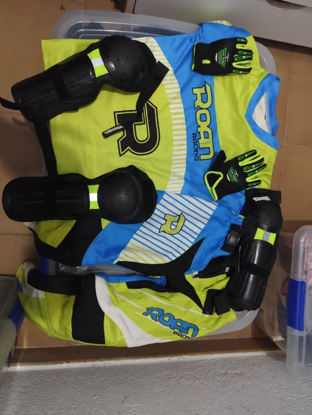 Equipación Cross Niño ROAN Talla 7-8 años