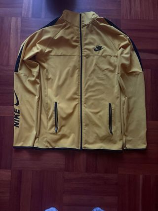 Chaqueta Deportiva Nike Amarilla y Negra
