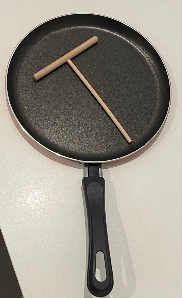 Sartén Crepera con Utensilio Madera