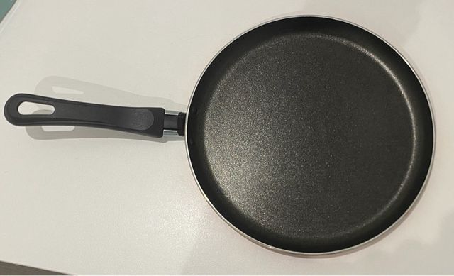 Sartén Crepera con Utensilio Madera