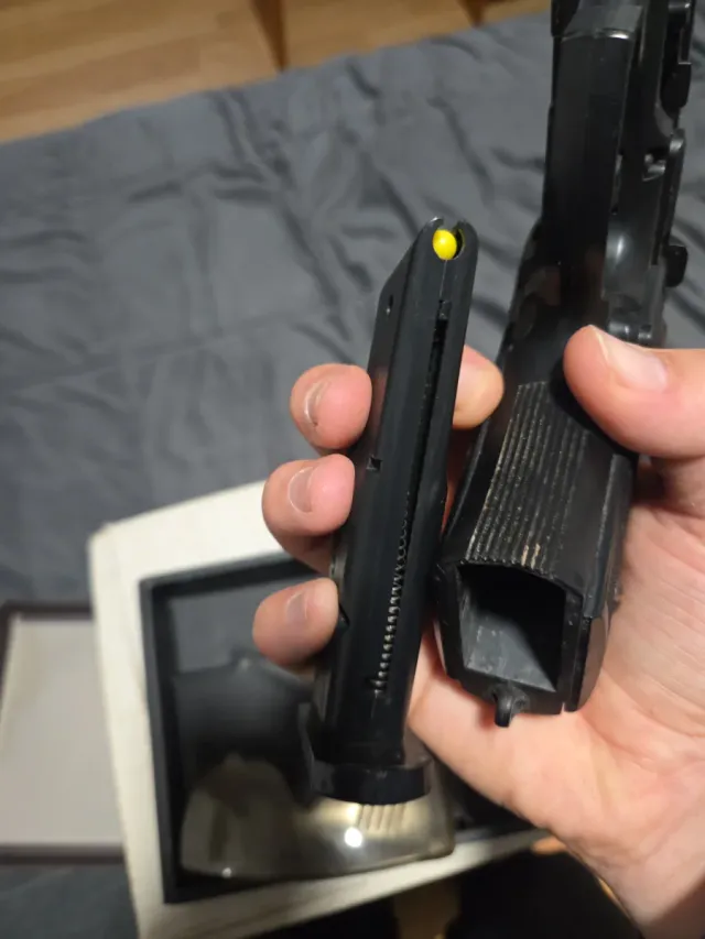 Pistola de Juguete Negra