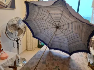 Paraguas o sombrilla antigua