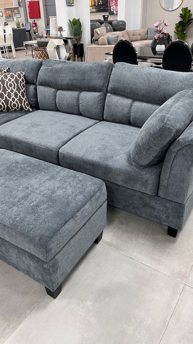 Sofá Rinconera Gris con Otomana