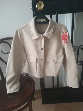 Chaqueta beige sin estrenar