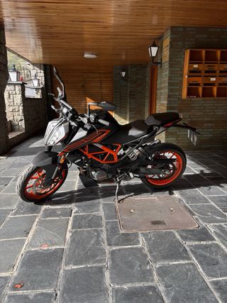 KTM 125 Duke Negra