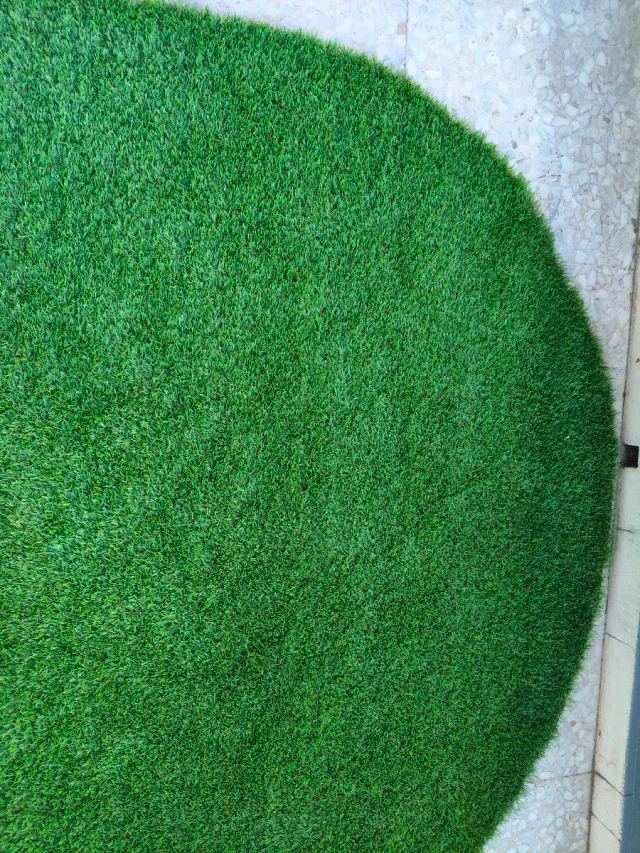 Trozo de césped artificial