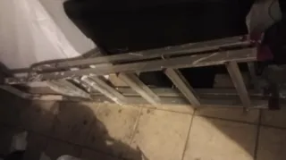 Escalera aluminio plegable ,en buen estado 5 pelda