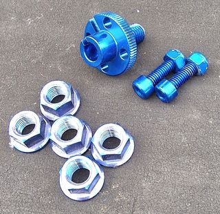 Kit bulloni e dadi R1/R1M blu