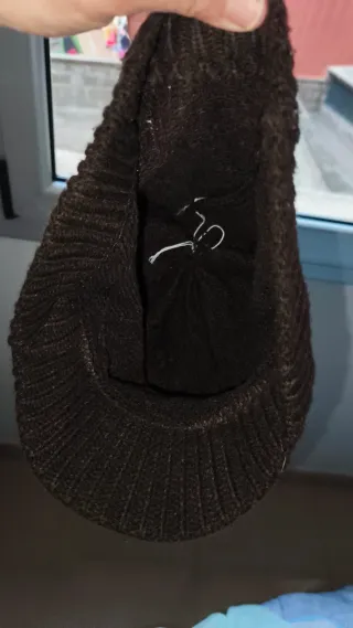 Gorro marrón tejido