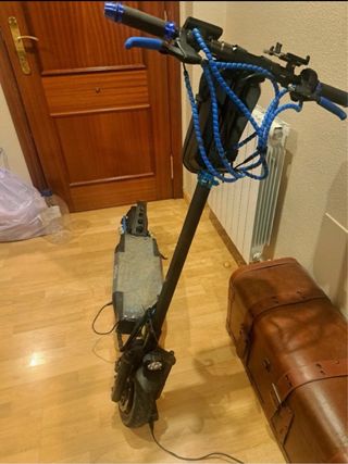 Patinete Eléctrico con Luces LED