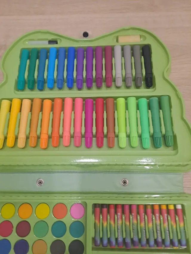 Astuccio farfalla di pitture