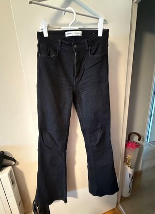 Pantalón campana Bershka negro