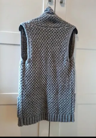 Chaleco gris de punto