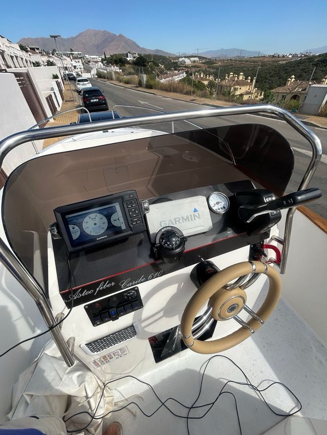 Embarcación Astec Fiber Caribe 610 12 Personas