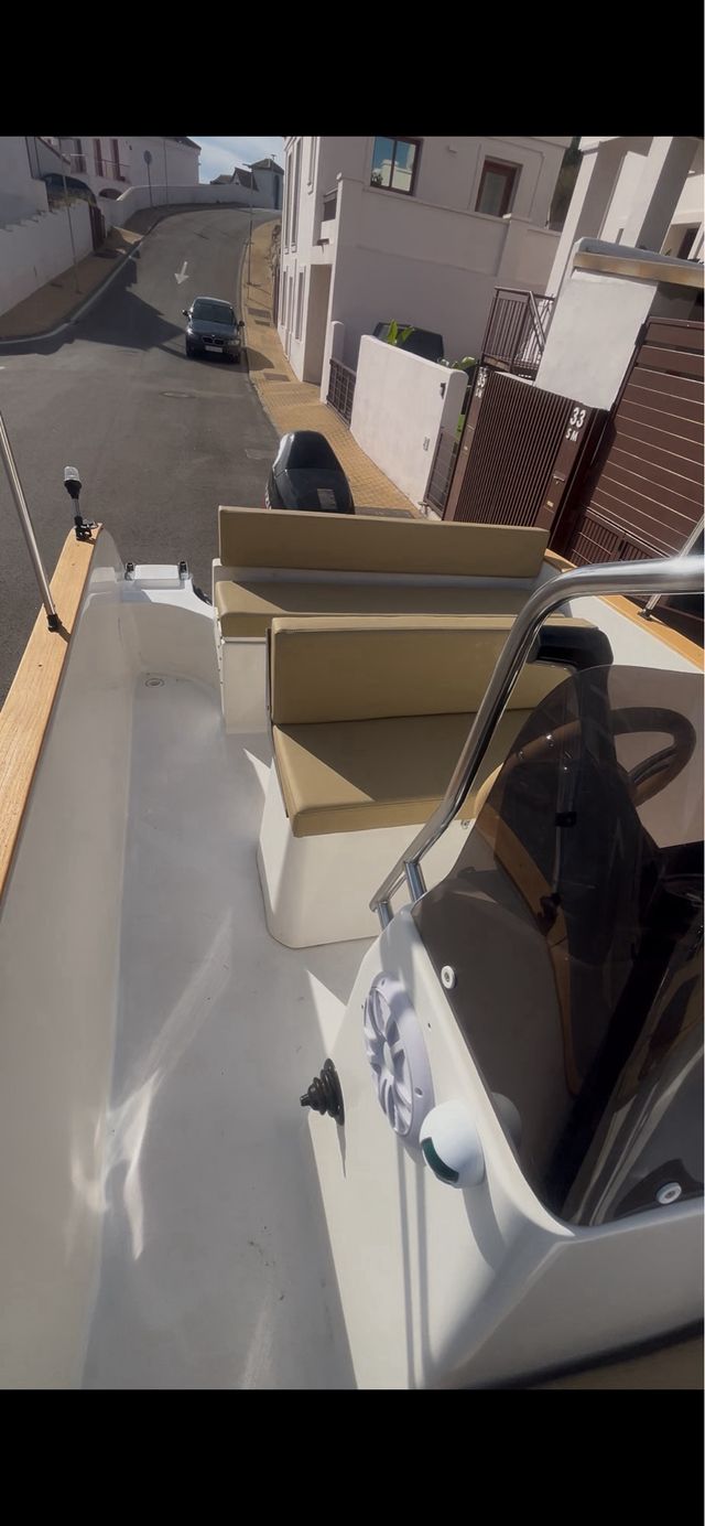 Embarcación Astec Fiber Caribe 610 12 Personas