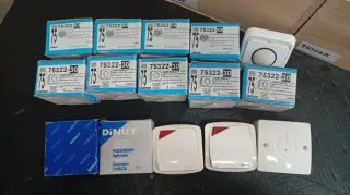 Simon y Dinuy Mecanismos Eléctricos