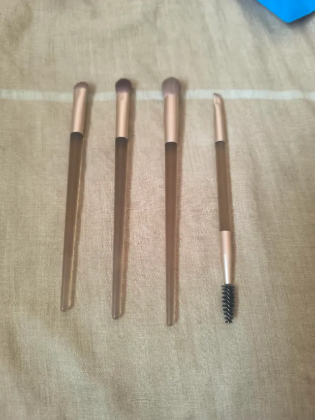 Set 4 brochas de maquillaje