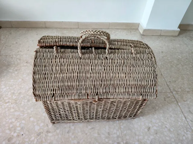 Cesta mimbre antigua