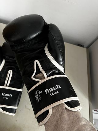 Guantes de boxeo Leone negros 14oz