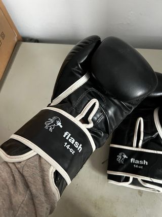 Guantes de boxeo Leone negros 14oz