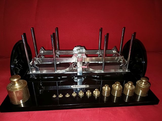 BILANCIA REDE GUZZINI OTTONE E PLEXIGLASS COMPLETA