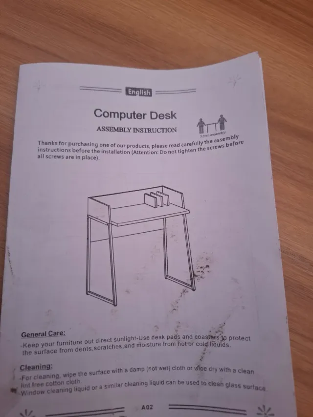 Mesa de ordenador de madera y metal