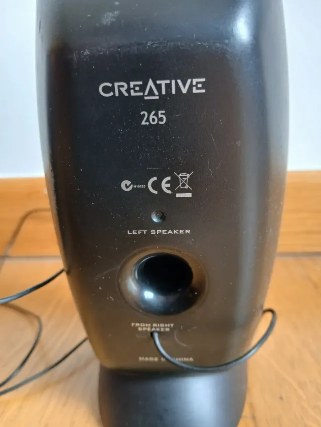 Altavoces Creative 265