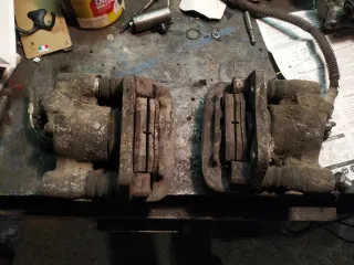 Peugeot 205 pinze freno anteriori