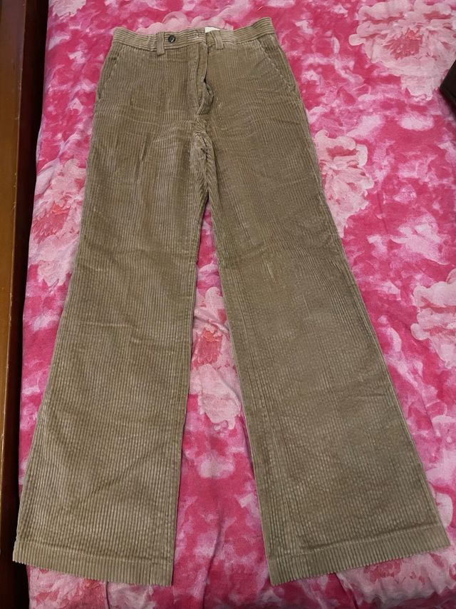 Pantaloni in velluto a coste beige