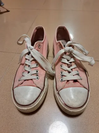 Zapatillas Estilo Converse rosas y blancas