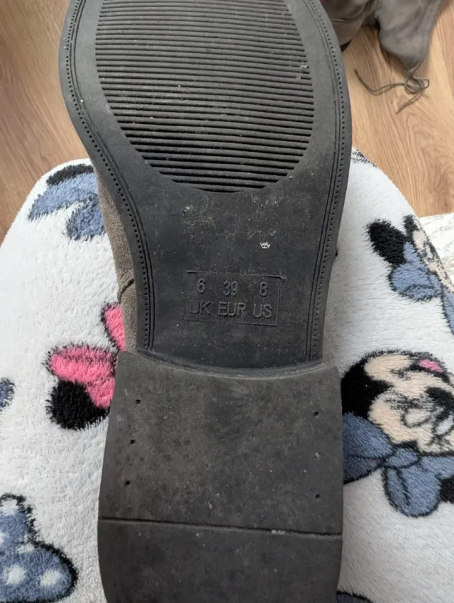 Botas mosqueteras grises