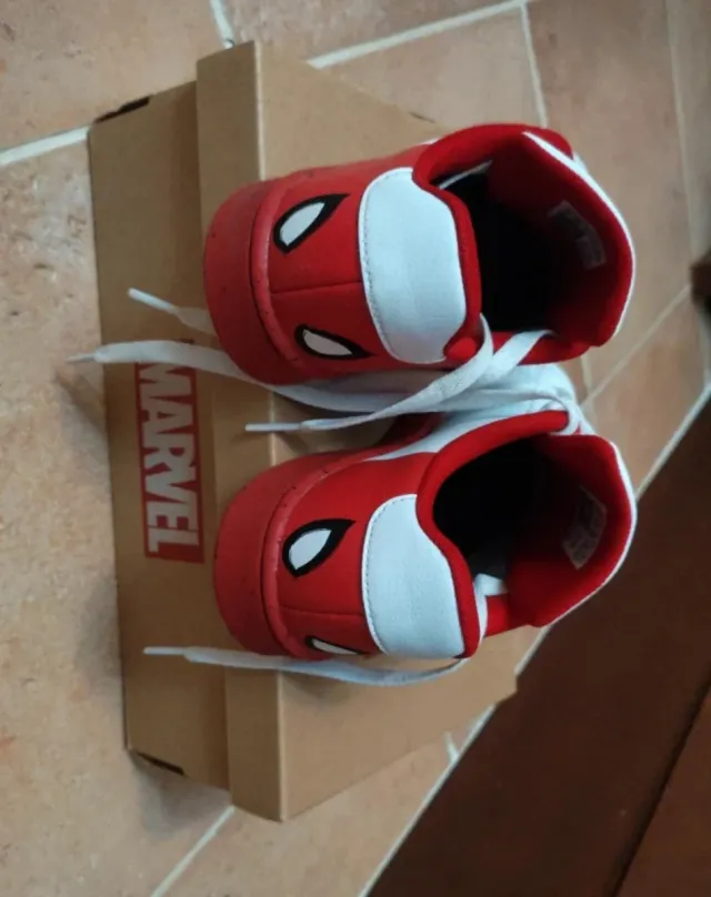 Zapatillas Adidas Marvel Spiderman niño