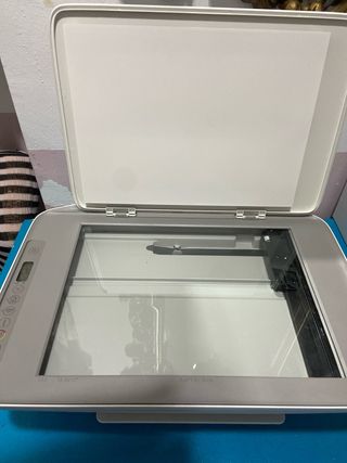 Impresora HP Deskjet 2820e (1 uso) con tinta