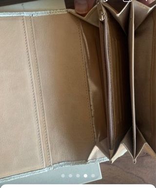 Borsetta rossa con tracolla e portafoglio