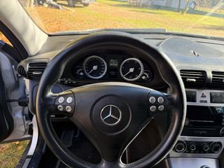 Mercedes-Benz Clase C 2006