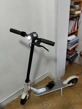Patinete Eléctrico Xiaomi + Cargador Original