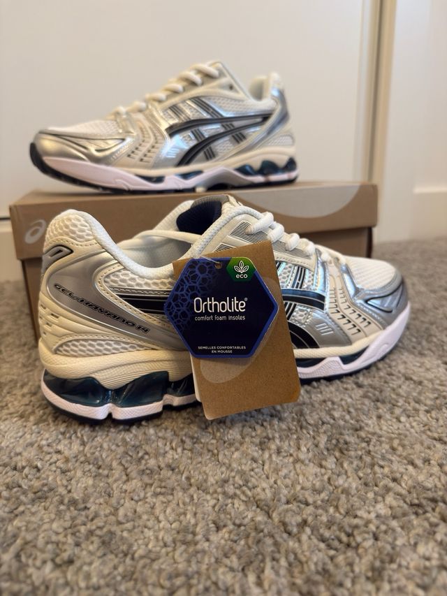 Asics Gel Kayano 14 Talla 43.5 Plata