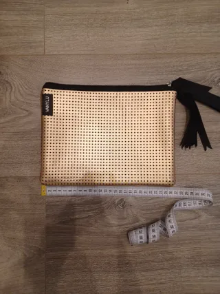 Bolso de mano neopreno dorado y negro