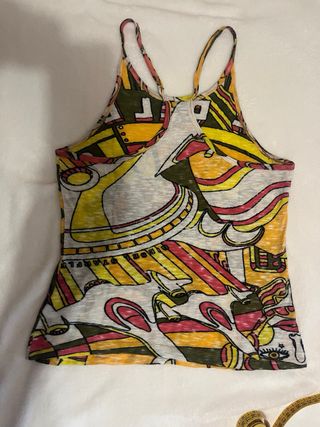 Camiseta tirantes estampada multicolor