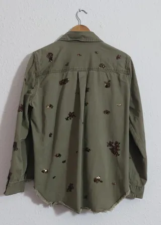 Camisa Desigual verde oliva lentejuelas