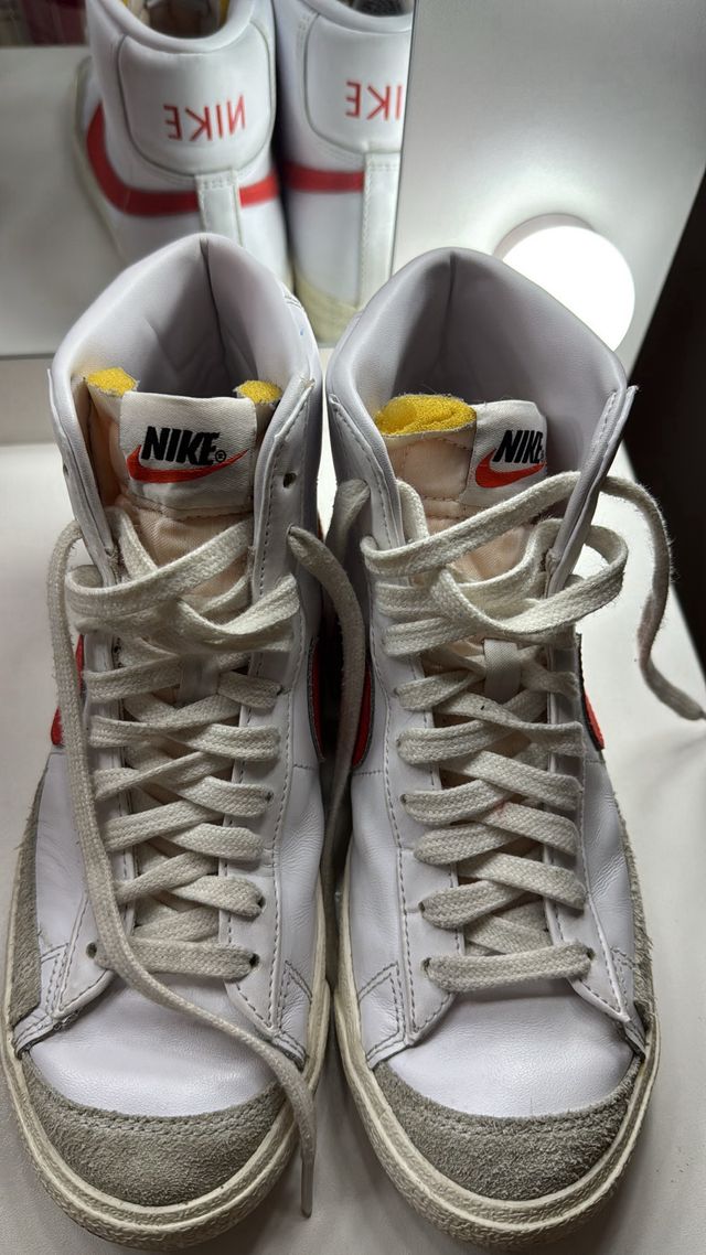 Zapatillas Nike Blazer Mid '77 Vintage Blancas Roj