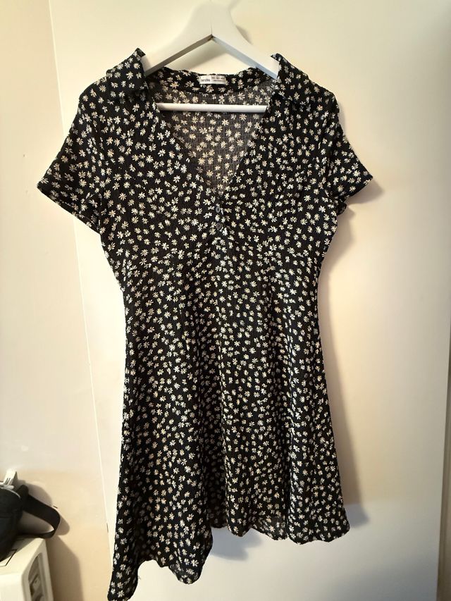 Vestido floral negro corto