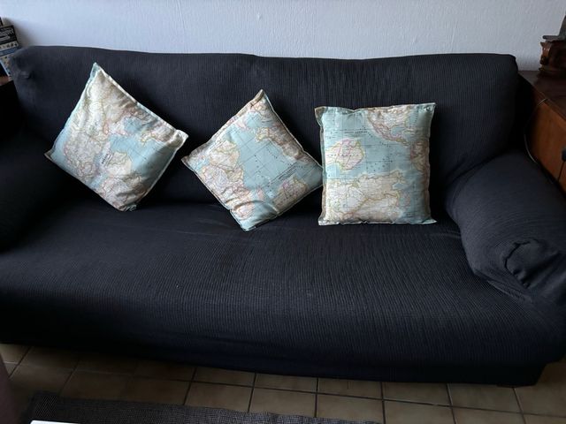 Trío de cojines con mapamundi. Fundas y cojines